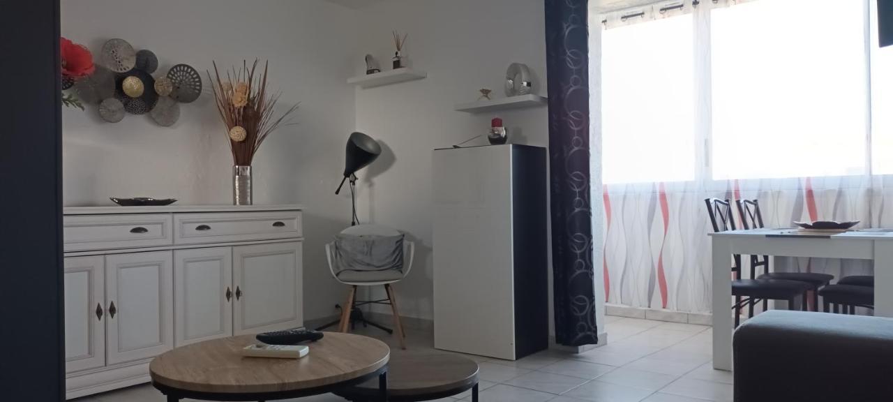 Le Queirele Daire Le Lavandou Dış mekan fotoğraf